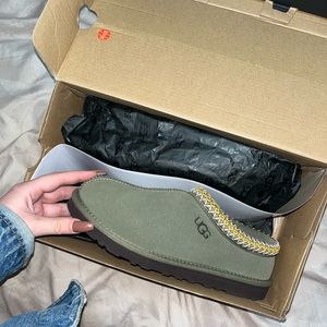 BRAND NEW Olive Green Tasman UGGs
